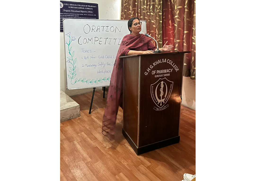 Pharmacy College Club organized 'Oration Competition'